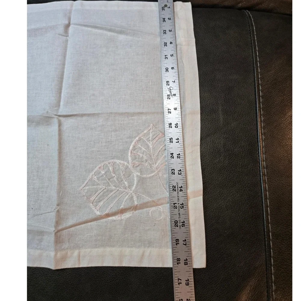 Unbranded Pale Pink Embroidered Leaf Tabletop‎ Cover Excellent Vintage Linen